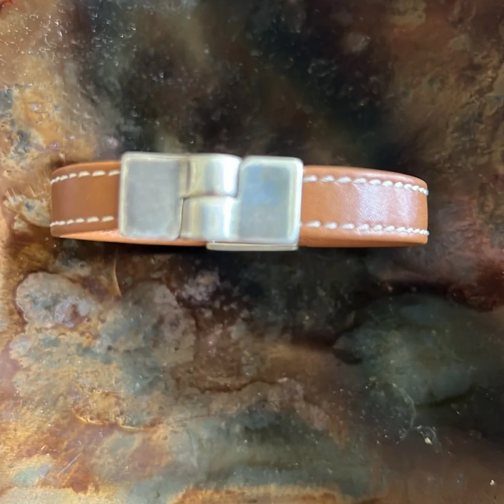Vintage Camera Charm Bracelet - Brown Leather NWOT Magnetic Clasp 6 1/2 inches